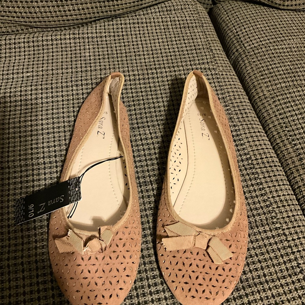 NWT Sara Z SIZE 9/10 brown flats